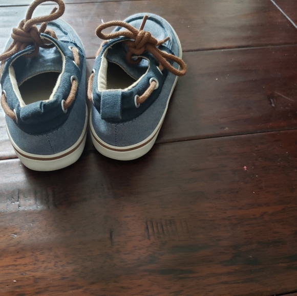 Boys Old Navy Jean Shoes with Brown Laces - Picture 5 of 6